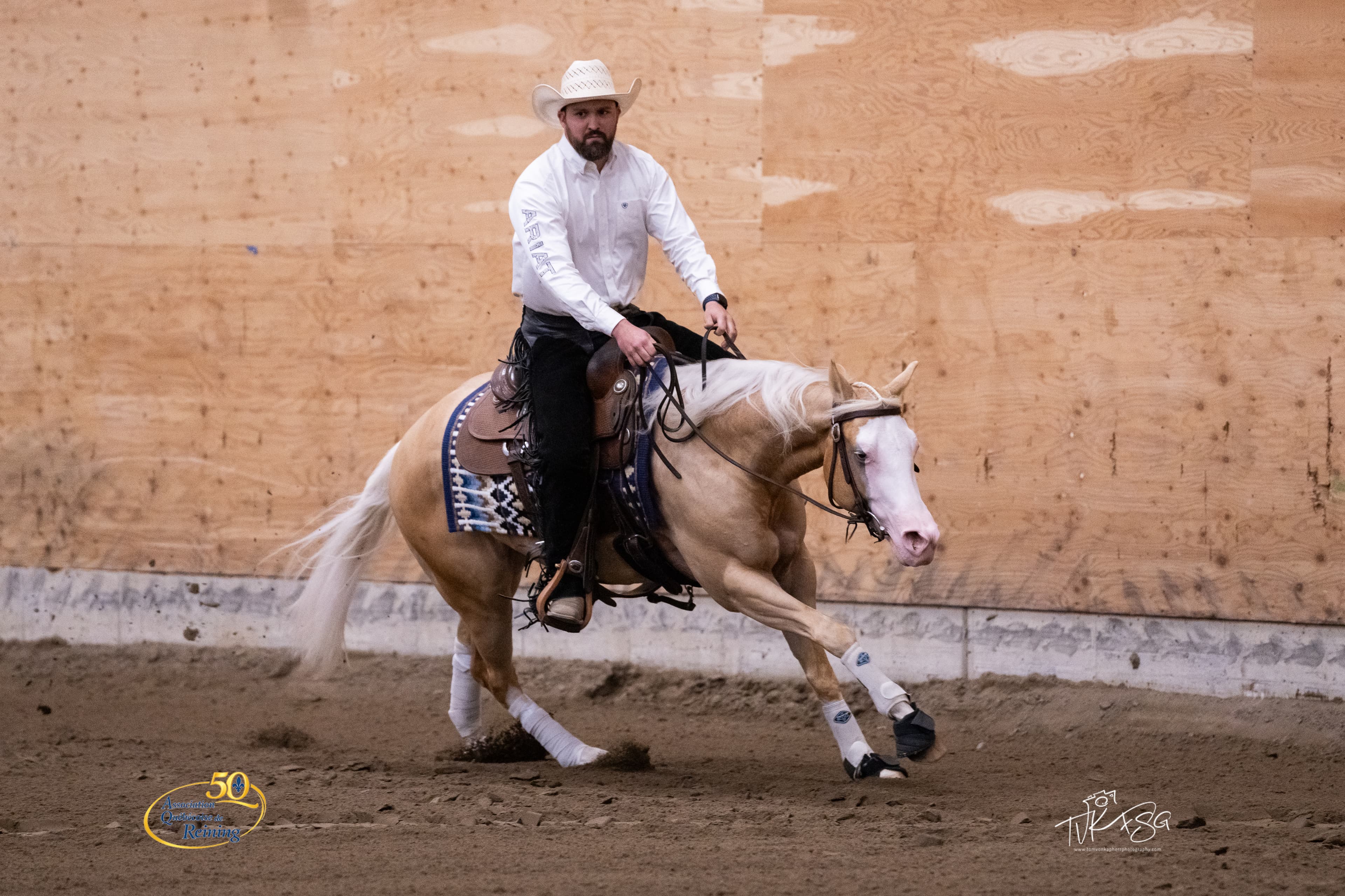 Félix Gadreau avec un cheval de reining